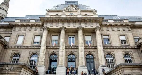 La Nación / Fiscalía de París investiga vínculos de dos políticos franceses con Rusia
