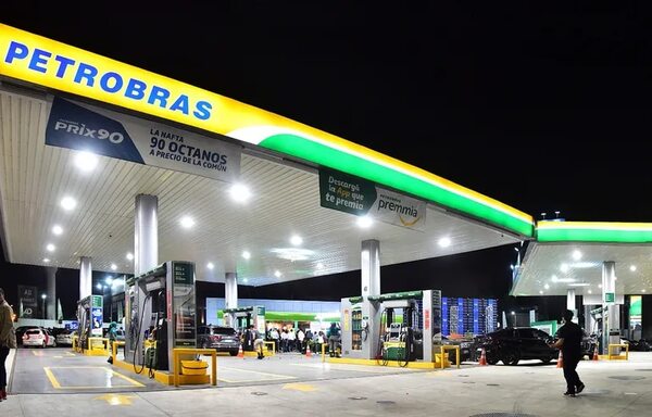 Petrobras inaugura renovada estación - Empresariales - ABC Color