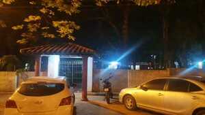 Adolescente que recibió disparo en un colegio está en condición delicada | 1000 Noticias