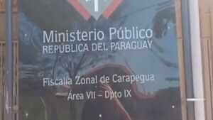 Imputan a mujer que ingresó a motel con tres hombres y su hijo de 3 años