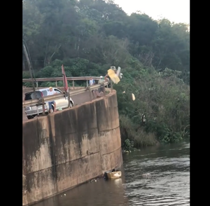 Utilizan río como vertedero