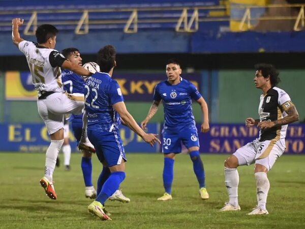 ¿Qué se juegan Sol de América y Tacuary en las últimas fechas? - Fútbol - ABC Color