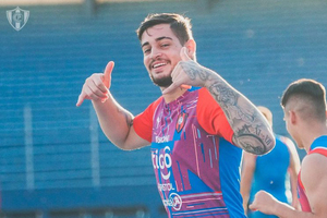 Jean Fernandes anunció que quiere jugar por la Albirroja - trece