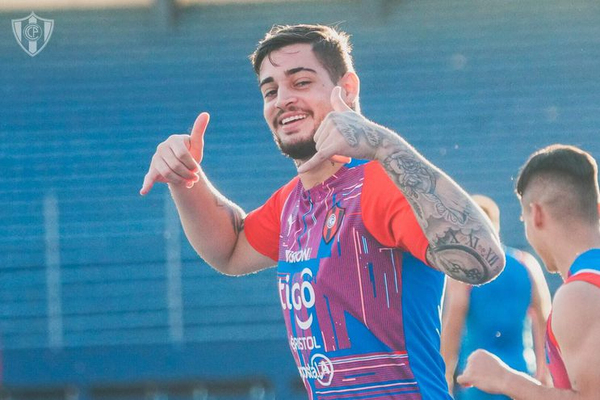 Jean Fernandes anunció que quiere jugar por la Albirroja - trece