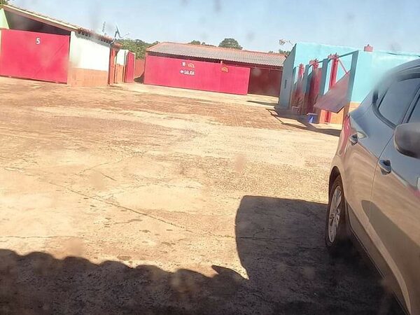 Mujer que entró con 3 hombres y su hijo a motel fue imputada y alega que “no tenia con quien dejarle”