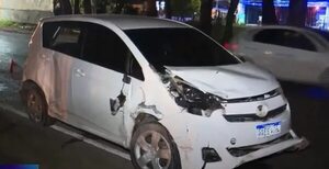 Cuatro personas resultaron ilesas tras choque de automóviles - Nacionales - ABC Color