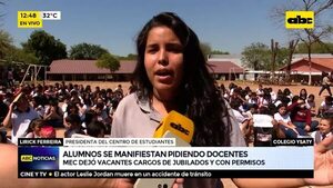 Alumnos se manifiestan pidiendo docentes - ABC Noticias - ABC Color