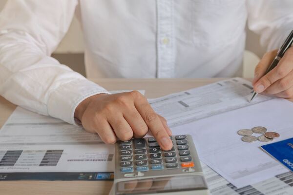 A agosto, bancos acumulan más de G. 1.200 millones en concepto de comisiones - MarketData
