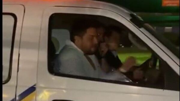 Socios del Centenario usaron ambulancia del club ka'úre y desató indignación