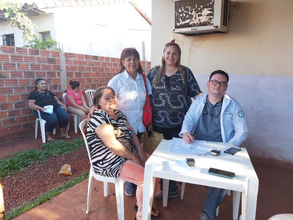 Atención médica a vecinos de Mburika de Cambyretá