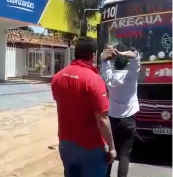 Diario HOY | Video: Altercado entre conductores terminó a las pedradas
