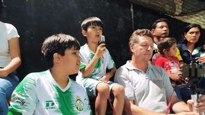 Pequeños relatores hacen vibrar a la afición futbolera en redes