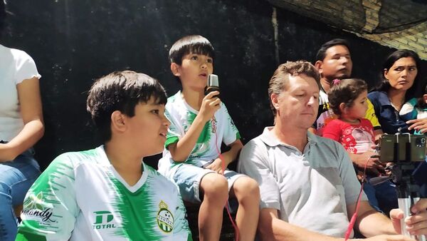 Pequeños relatores hacen vibrar a la afición futbolera en redes