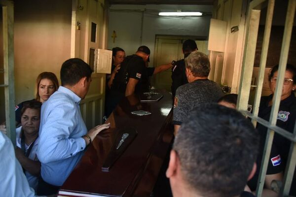 Destituyen a ministro de Justicia tras ceder ante amenaza de Carmen Villalba