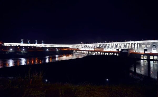 Hoy se recuerdan 38 años de la inauguración de Itaipú Binacional - Economía - ABC Color