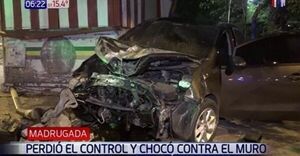 Destrozó su auto: La salvó el airbag