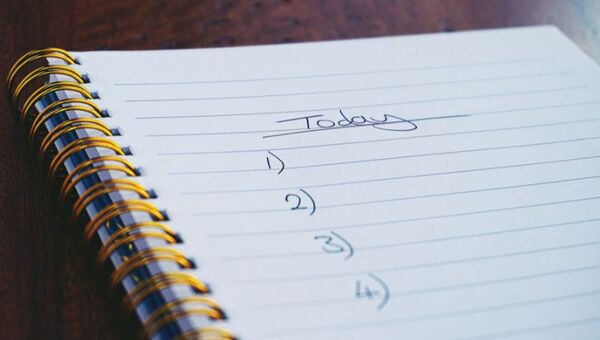 Emprender desde cero y casi gratis con 10 apps (desde el nombre hasta email marketing)