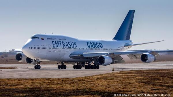 EE UU pide confiscar avión venezolano-iraní retenido en Argentina - .::Agencia IP::.