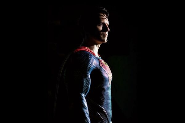 Henry Cavill: “Es oficial, estoy de vuelta como Superman”