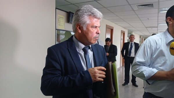 Arnaldo Giuzzio sostiene que el fiscal Osmar Legal es «una marioneta» manejada por Cartes