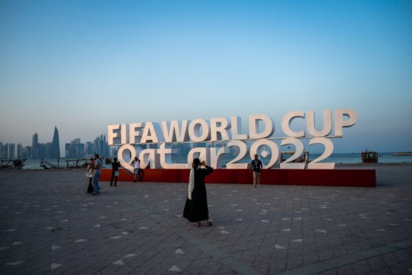 Catar anuncia que pone fin antes del Mundial a test de covid previo a viajar al emirato