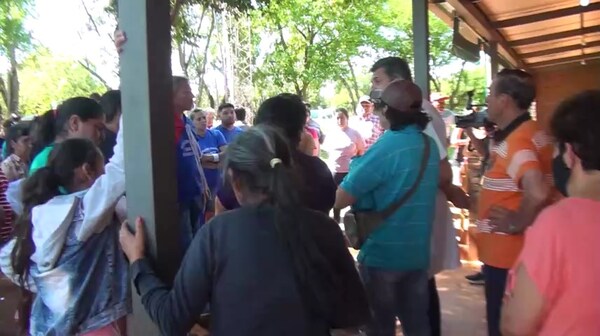 Rodriguez respondió a manifestantes en Arroyo Pora