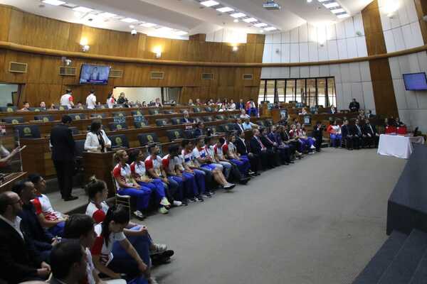Diputados otorgan merecido reconocimiento a medallistas paraguayos de los Juegos Odesur - Unicanal