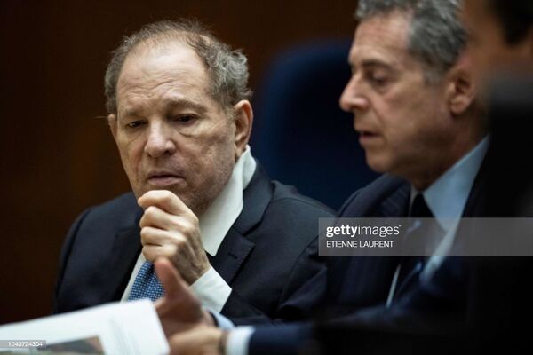 “No es Brad Pitt o George Clooney”: el insólito argumento del abogado de Harvey Weinstein para justificar sus abusos