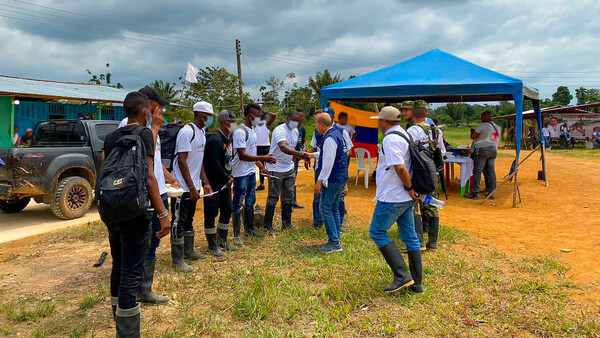Diario HOY | Una disidencia de las FARC libera a 16 personas como gesto de apoyo a la 'paz total'