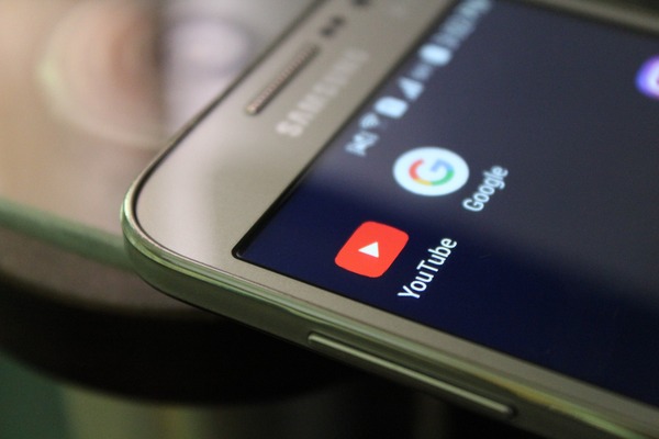 Alphabet fía a los cortos "a lo TikTok" para sobreponerse a la caída de YouTube - Revista PLUS