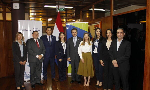 Banco Continental firma alianza con el MIC para simplificar la apertura de empresas
