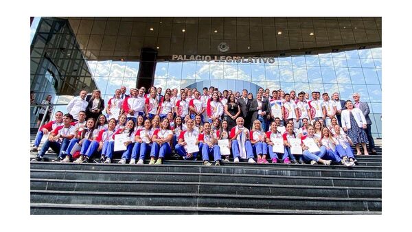 Diputados otorgaron doble distinción al Team Paraguay de los Juegos Odesur
