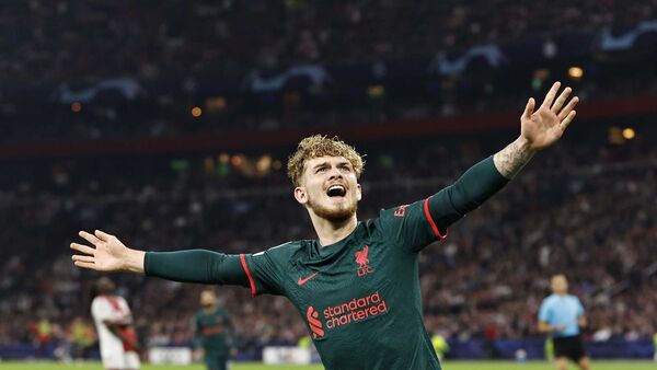Liverpool golea a Ajax y avanza a octavos de final