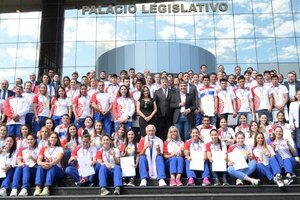 Otorgan Orden Nacional al Mérito Comuneros a atletas paraguayos ganadores en Odesur - ADN Digital