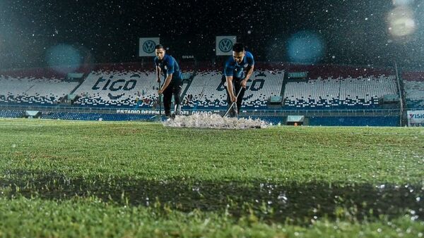 Pasado por agua: Fútbol postergado en el Defensores del Chaco