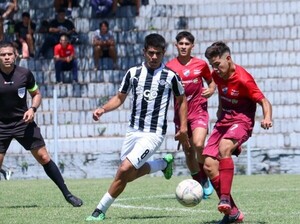 Sub 18: Con cuatro victorias y dos empates en la fecha 18 - APF