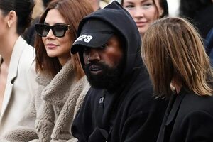 Un hombre de Miami quema 40 pares de zapatos de la marca de Kanye West - Mundo - ABC Color