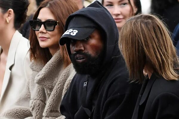 Un hombre de Miami quema 40 pares de zapatos de la marca de Kanye West - Mundo - ABC Color