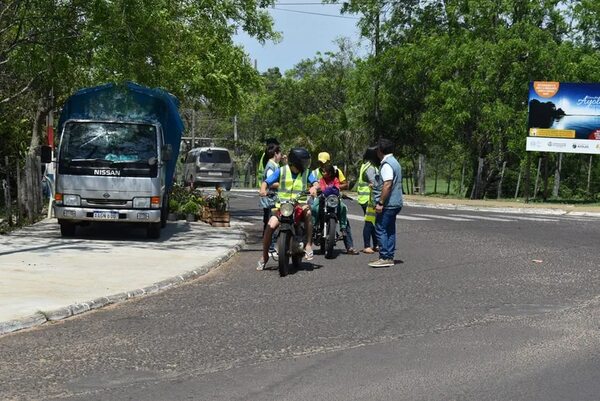 Realizan campaña de concientización vial en Ayolas - Nacionales - ABC Color