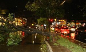 Tormenta armó sarambi en Asunción y varios departamentos del país