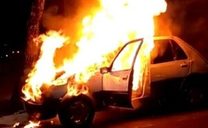 Automóvil con chapa paraguaya se incendió en Foz