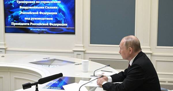 La Nación / Putin supervisa entrenamiento de fuerzas de disuasión estratégicas