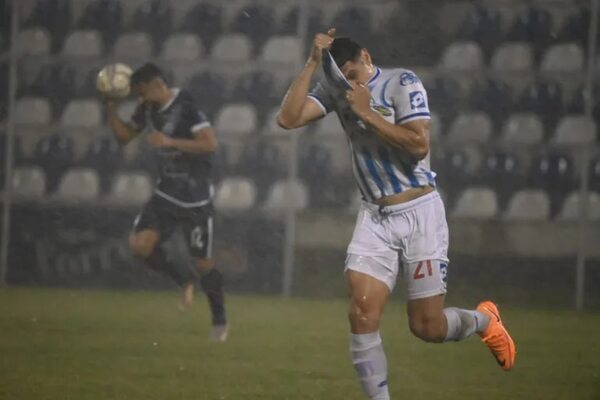 12 de Octubre y Sp. Ameliano reanudan en Itauguá a las 9:00 - Fútbol - ABC Color
