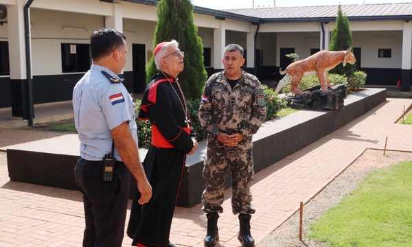 Cardenal visitó Cuartel del Grupo Lince •