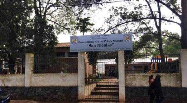 Crónica / ¡De terror! Encuentran feto en el baño de una escuela en Itapúa
