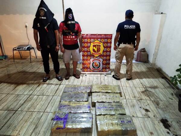 Caen dos narcotraficantes con casi 100 kilos de marihuana - La Clave