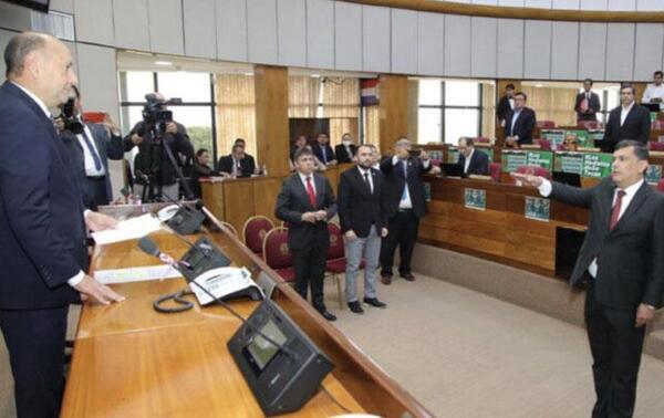 Édgar Olmedo jura como representante del Ejecutivo ante del Consejo de la Magistratura – Prensa 5