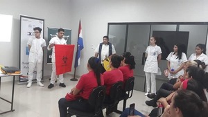 Capacitan a funcionarios de servicios generales y de limpieza en hospital de Hernandarias