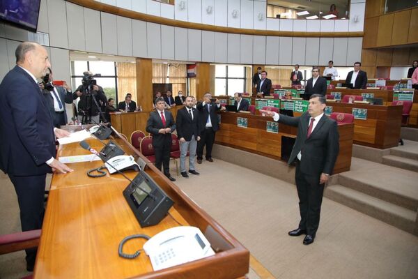 Juró Édgar Olmedo como miembro del CM - Judiciales.net