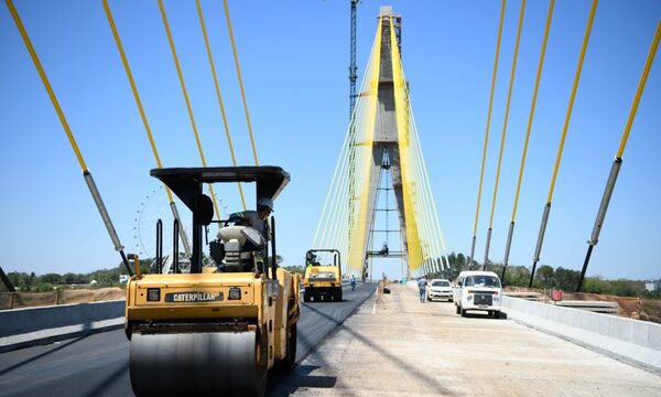 Se iniciaron los trabajos de capa asfáltica de la calzada del Puente de la Integración